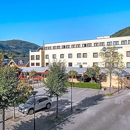Western Laegreid 3*